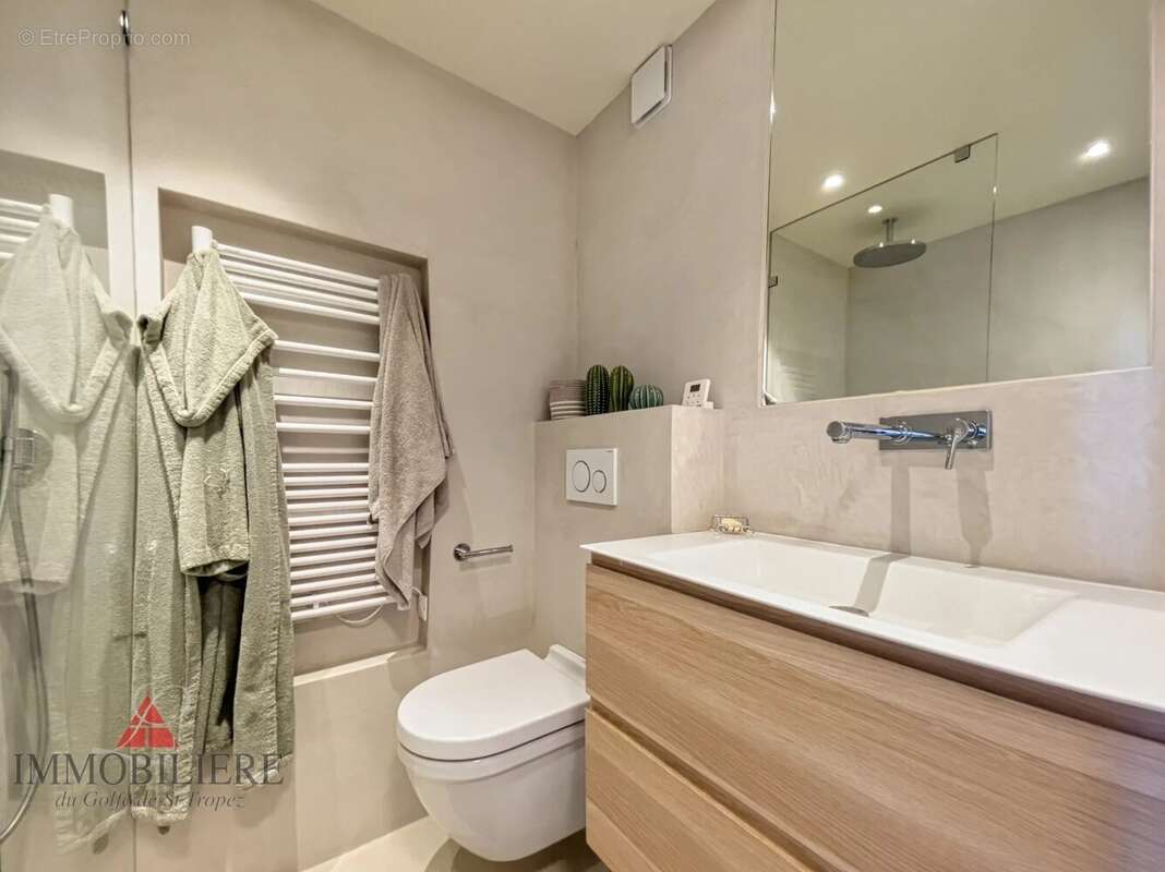 Appartement à COGOLIN