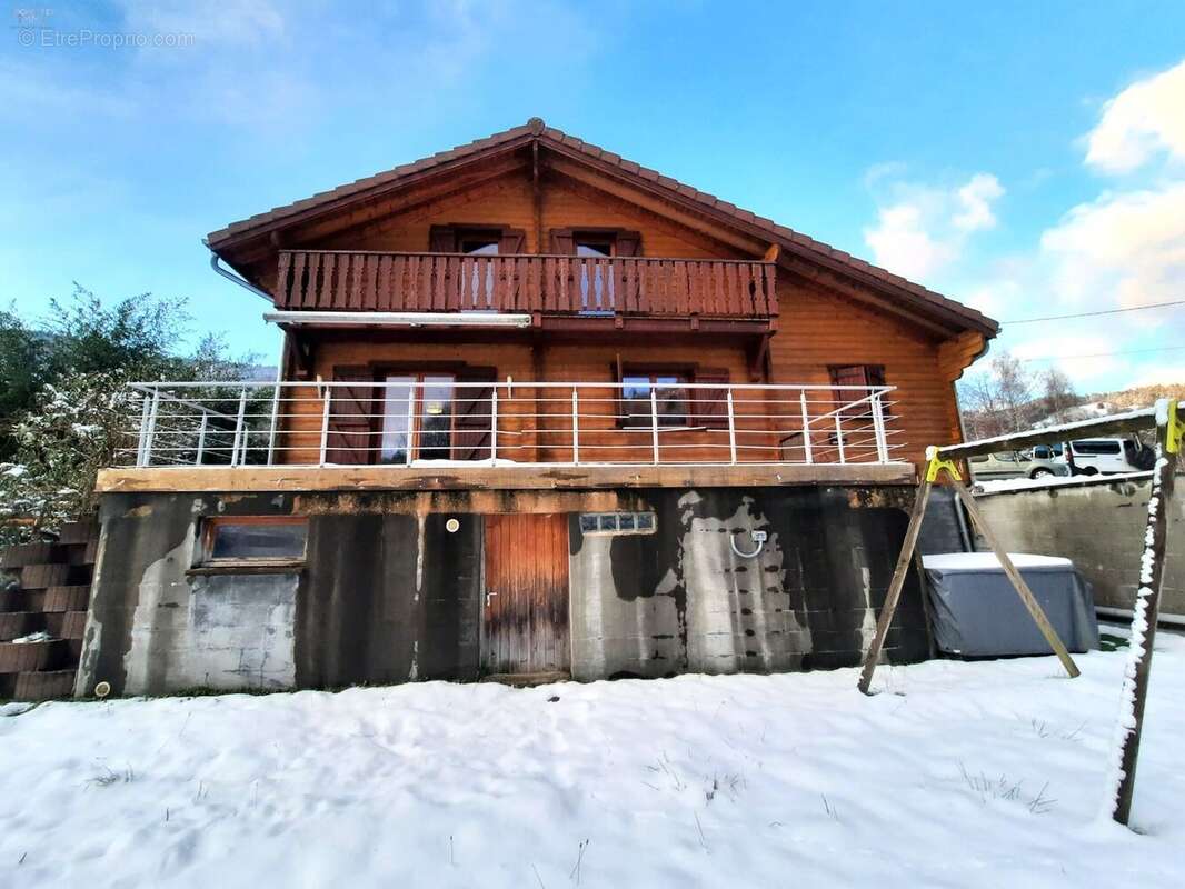 Maison 92 m² à Le Menil  - photo 9