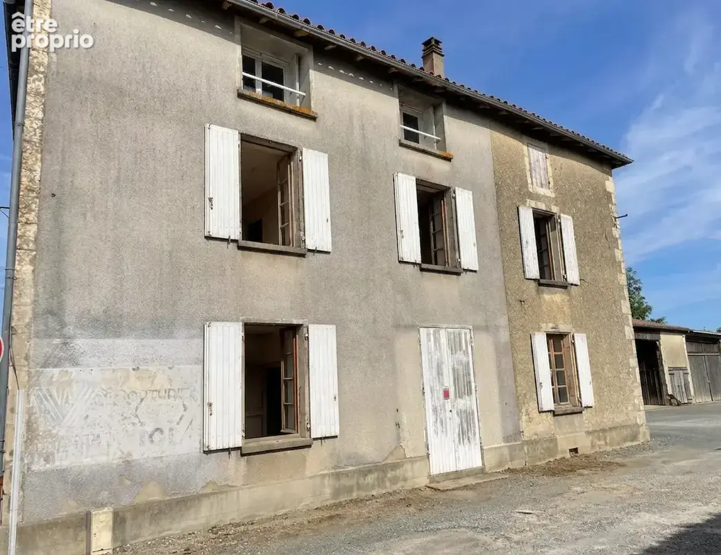 Appartement à FRONTENAY-ROHAN-ROHAN