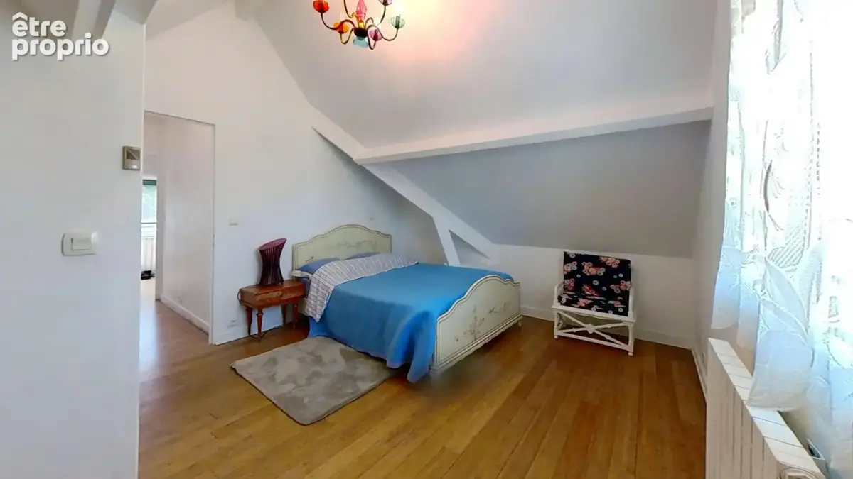 Belle maison familiale avec véranda chauffée, jardin et sous-sol exceptionnel ! - photo 8