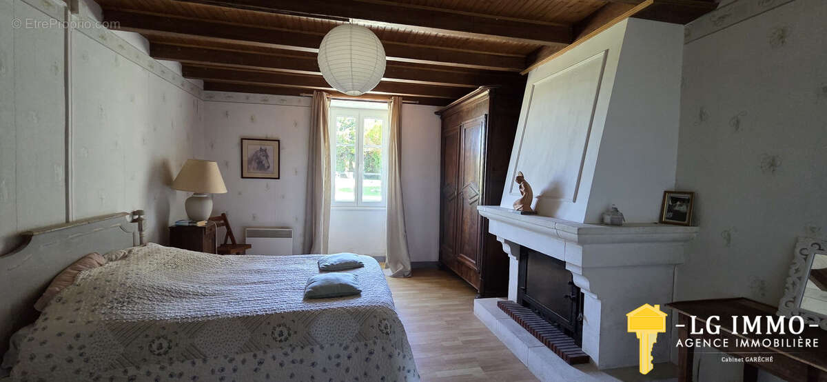 Maison à CHENAC-SAINT-SEURIN-D'UZET