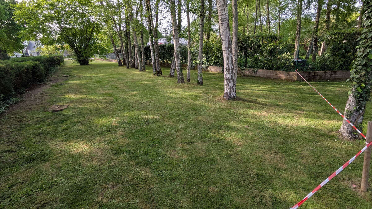 Terrain à TREILLIERES