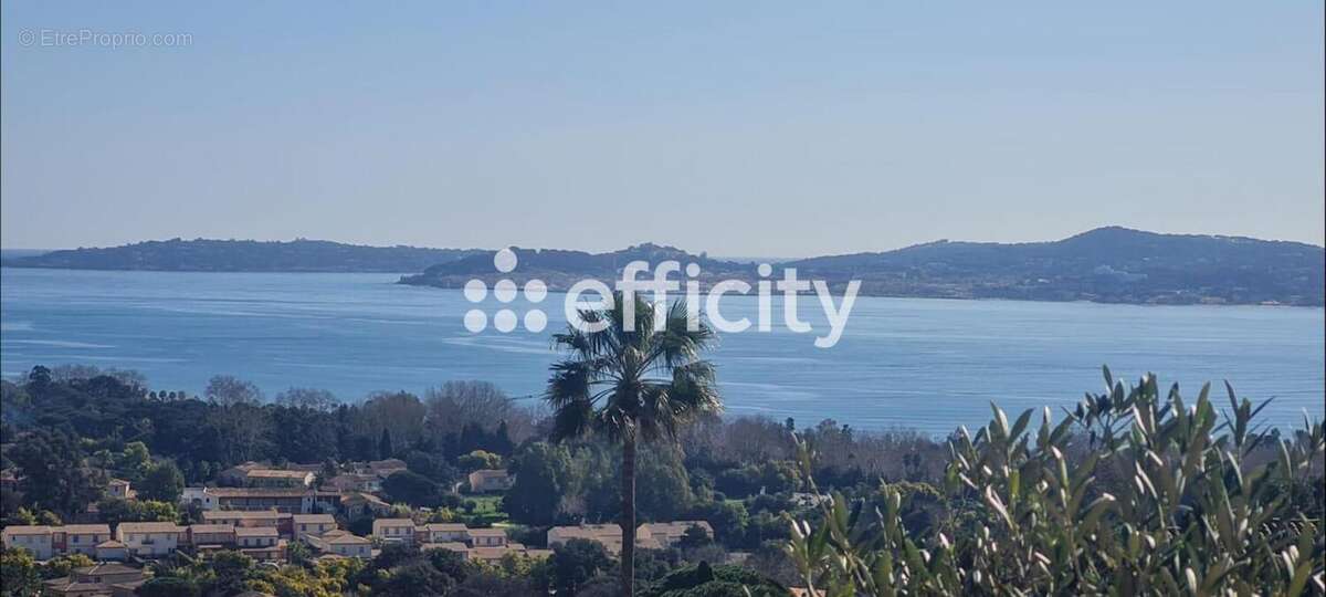 Appartement à GRIMAUD