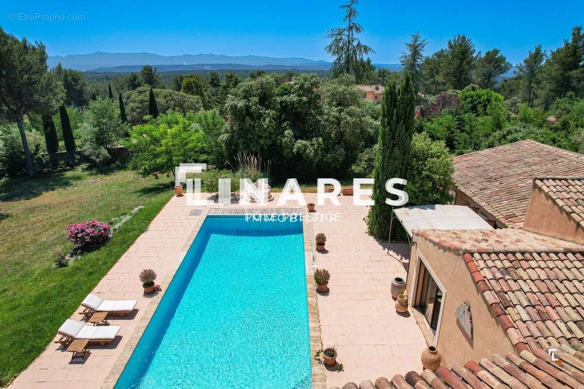 LA BELLE - Propriété de 457m2 - Vue Sainte-Victoire - Piscine et Dépendance - Saint-Marc de Jaumegarde - photo 16