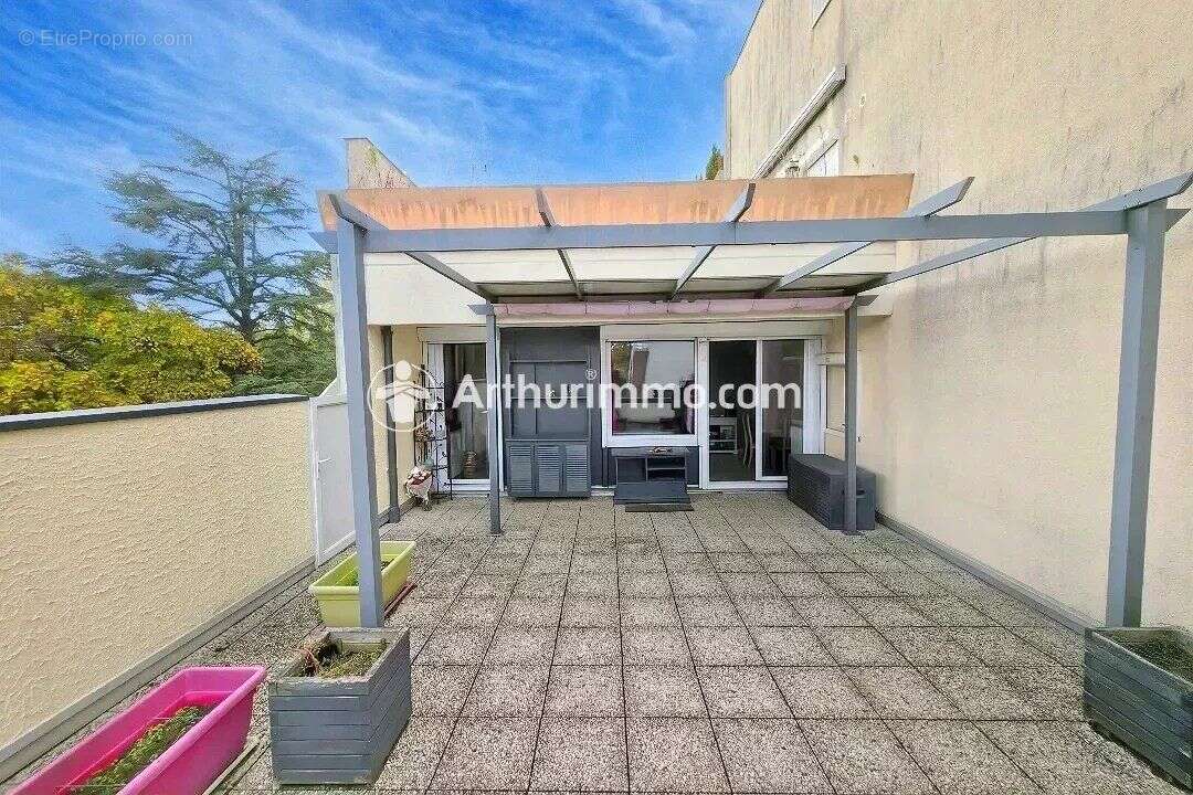 Appartement à SAVIGNY-LE-TEMPLE