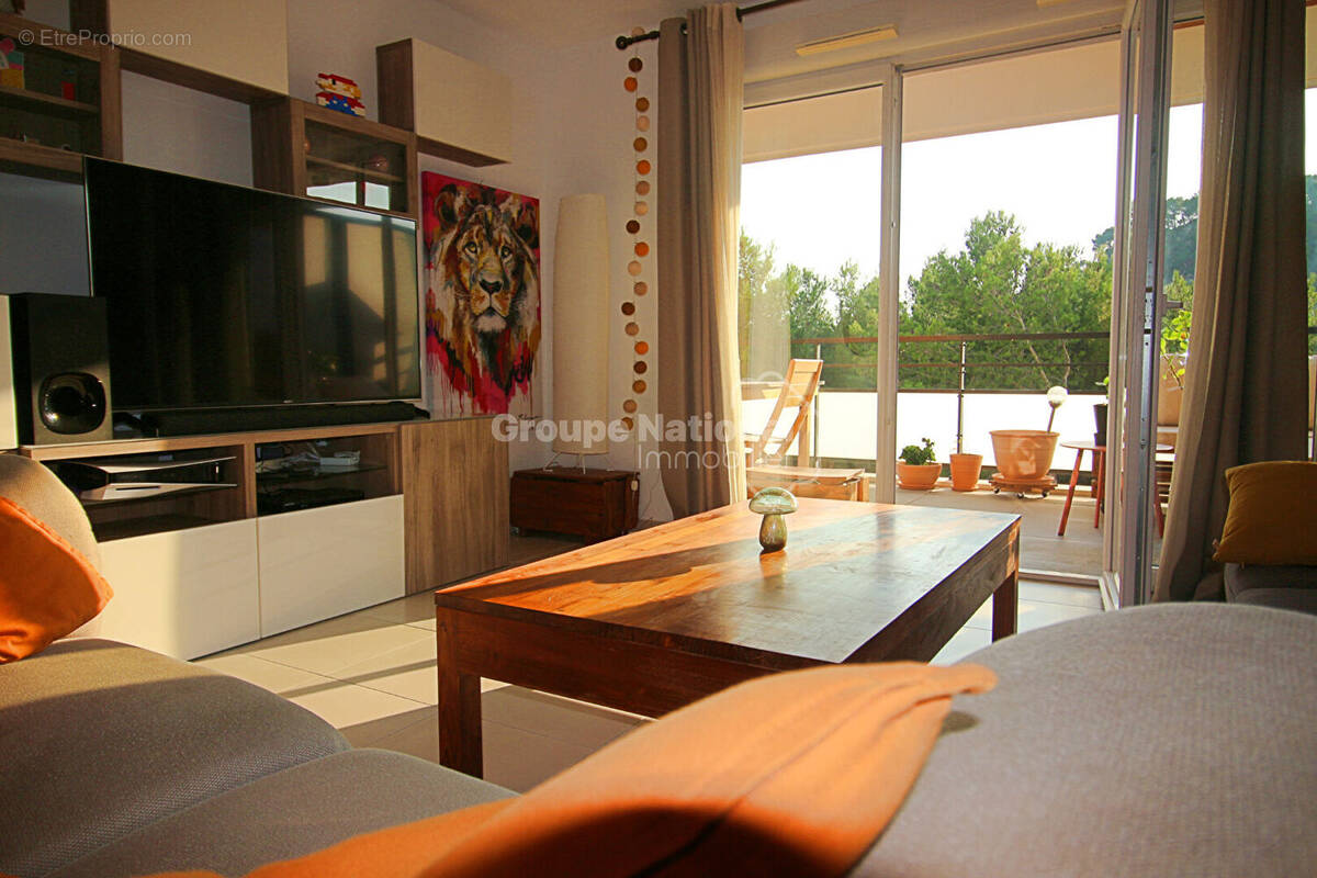 Appartement à ENSUES-LA-REDONNE