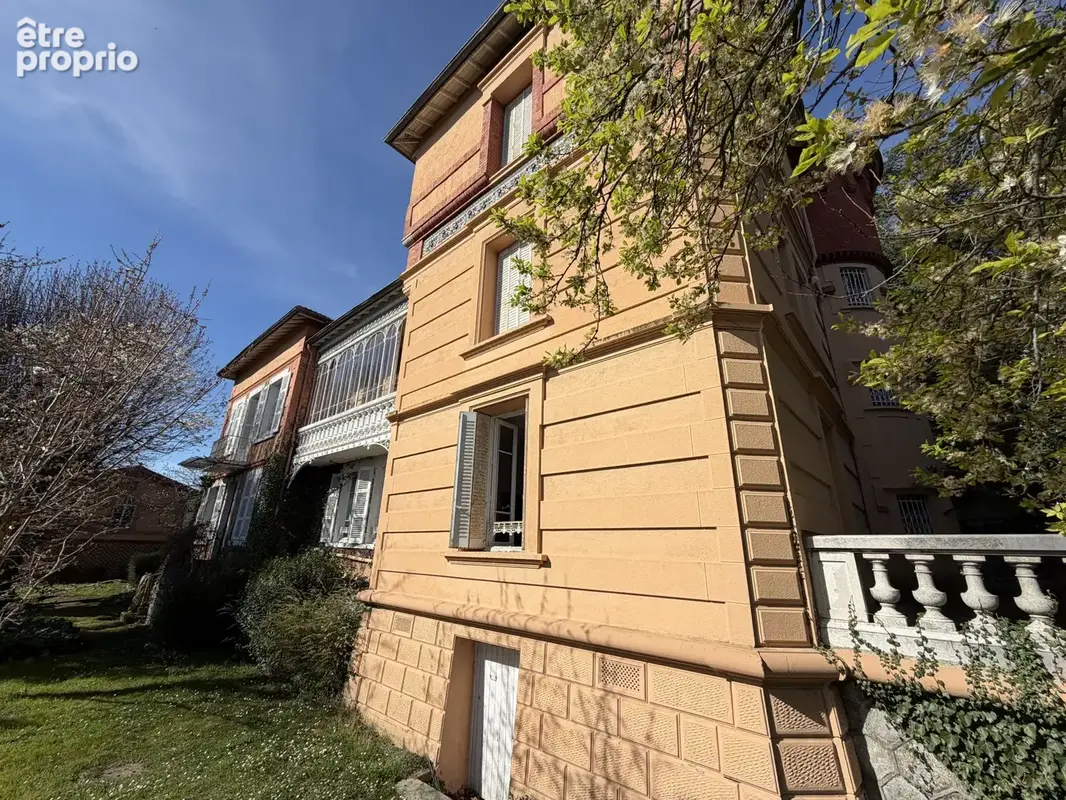 Propriété de caractère - Maison bourgeoise de 1858 avec parc, piscine et ancienne maison de g - photo 3