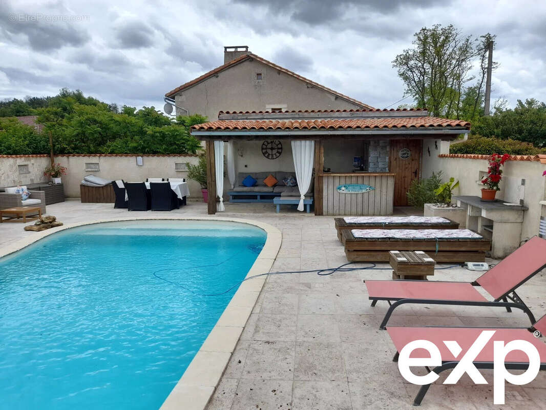 Maison à SAINT-PRIVAT-DES-PRES