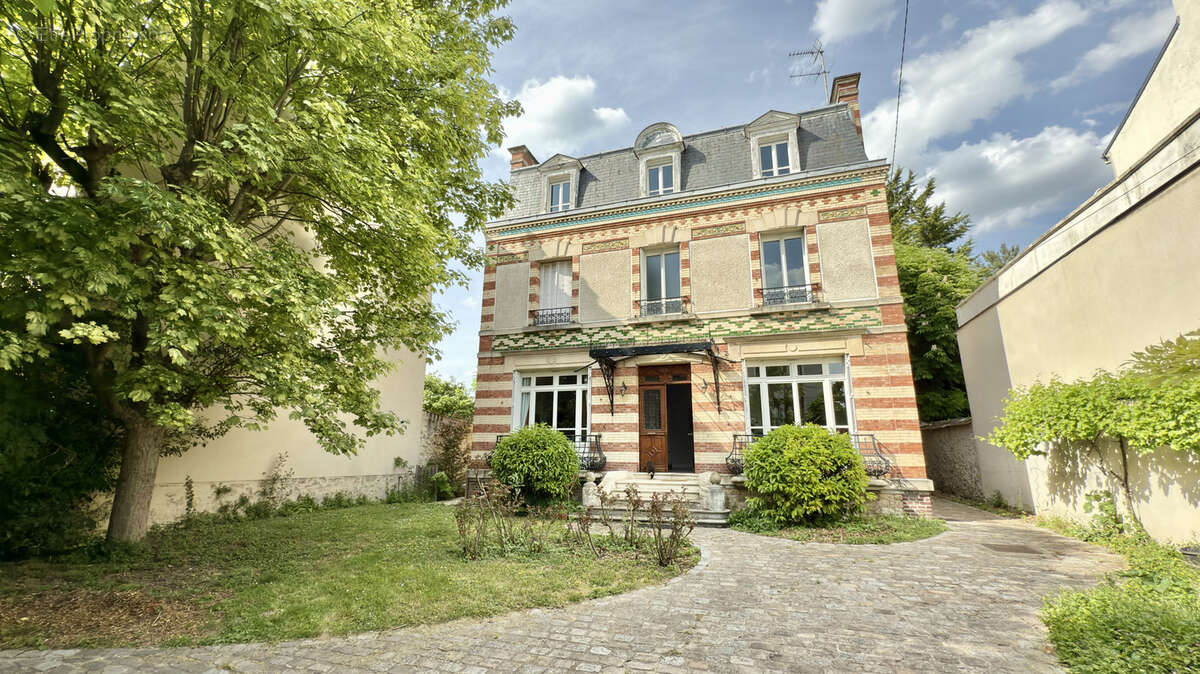 Maison à DEUIL-LA-BARRE