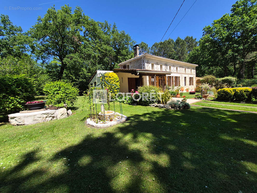 Maison familiale, sans voisinage immédiat, 4 chambres et garages - photo 10