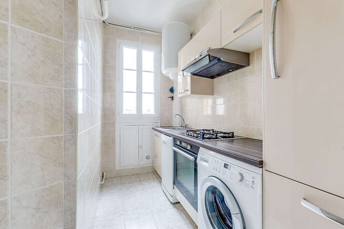 Appartement à PARIS-14E