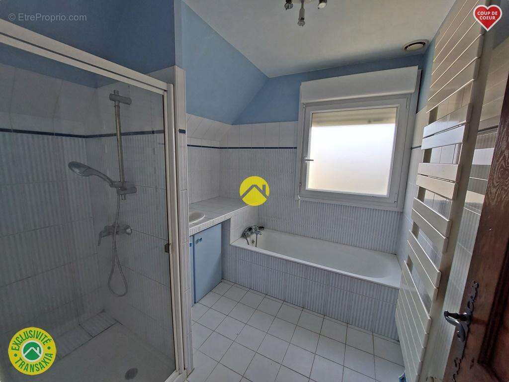 Maison à MOULINS-EN-TONNERROIS