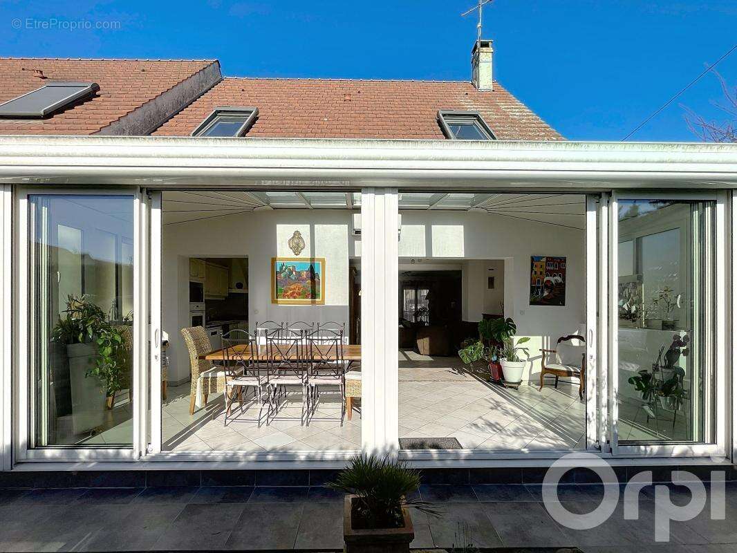 Maison à CHILLY-MAZARIN