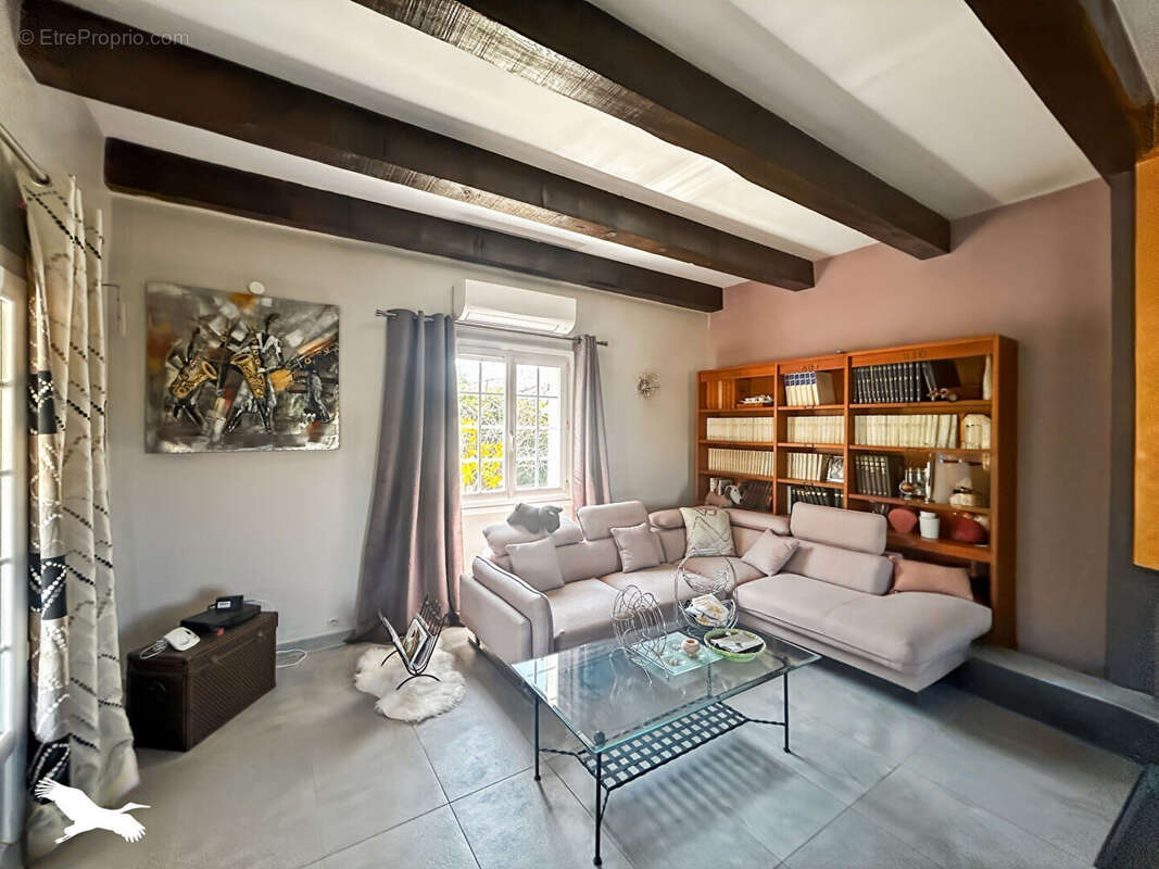 Maison à vendre Allauch 7 pièces 122,44 m2 + 100 m2 annexes aménagées + PISCINE + STATIONNEMENTS - SECTEUR ENCO DE BOTTE - photo 6