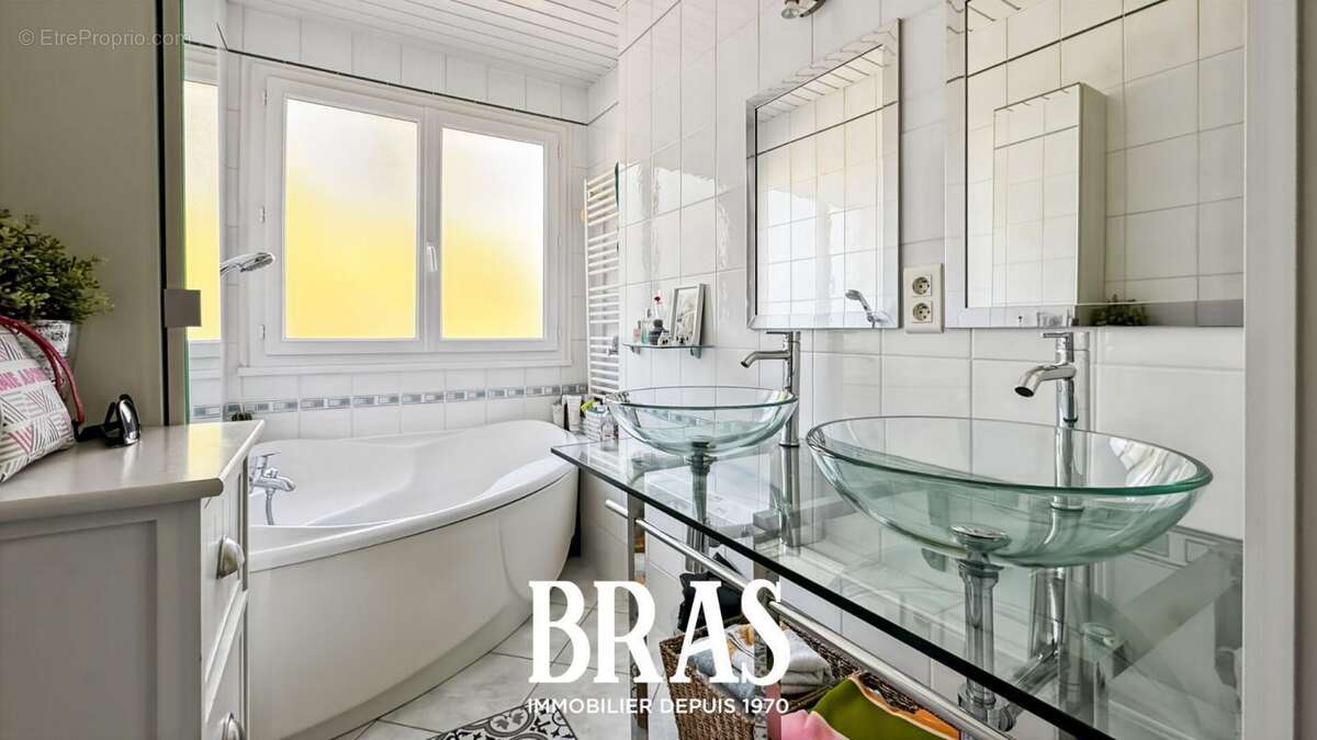 Appartement à SAINT-SEBASTIEN-SUR-LOIRE