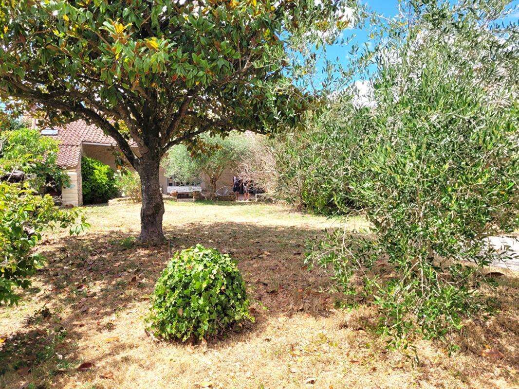 Charmante maison en pierre rénovée d'environ 143 m² -Authenticité et confort aux portes de Luçon - photo 17