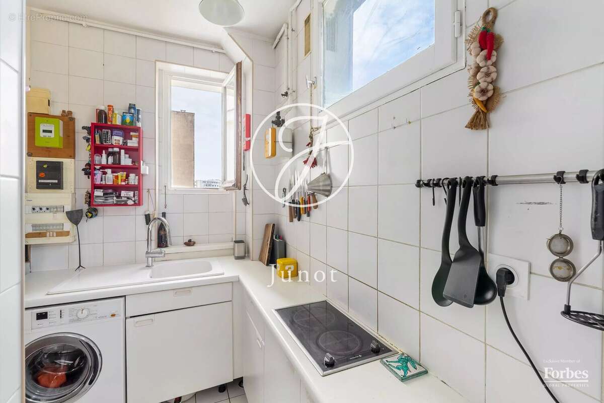 Appartement à PARIS-14E
