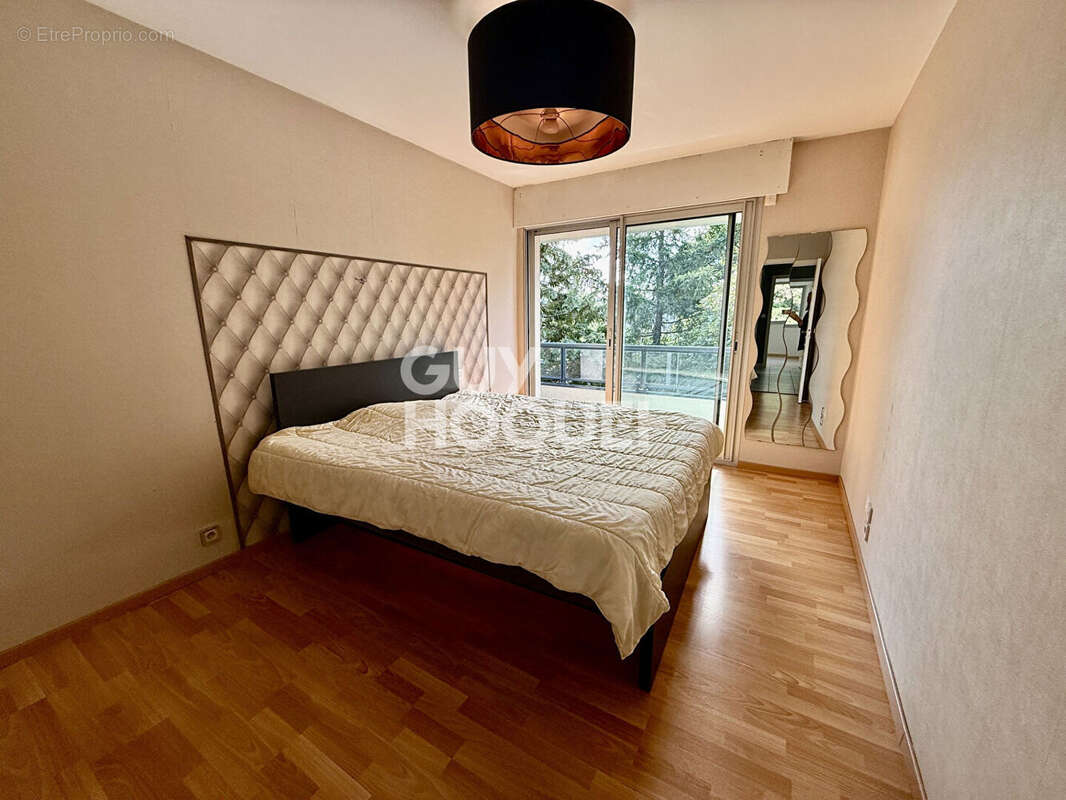 Clermont-Ferrand secteur Montjuzet - Appartement T4 96 m2 avec balcon et garage - photo 5