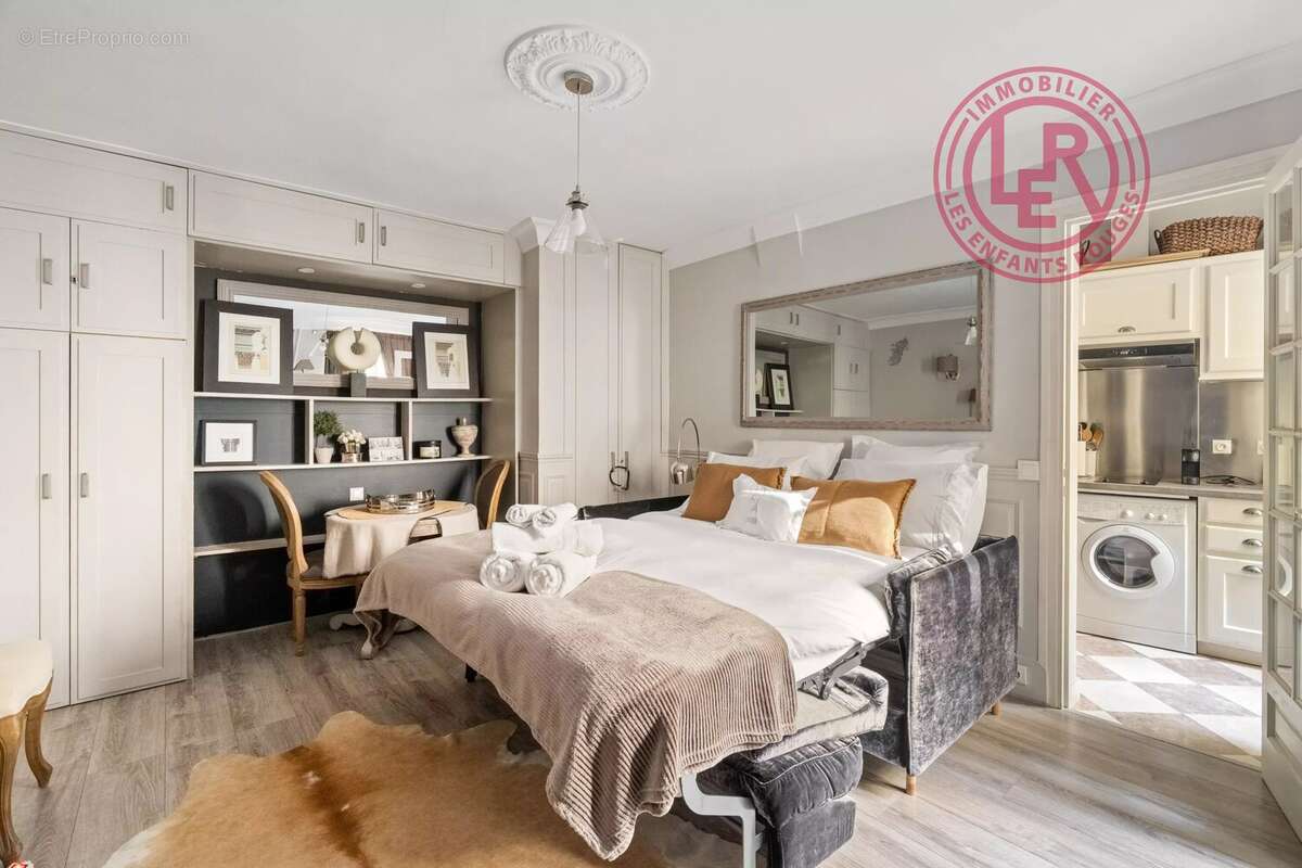 Appartement à PARIS-7E