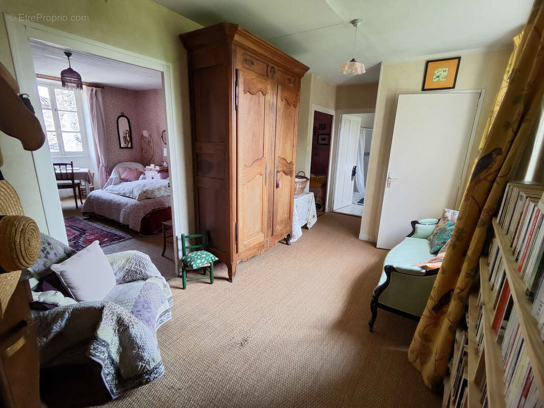 Maison à PONT-DE-BARRET