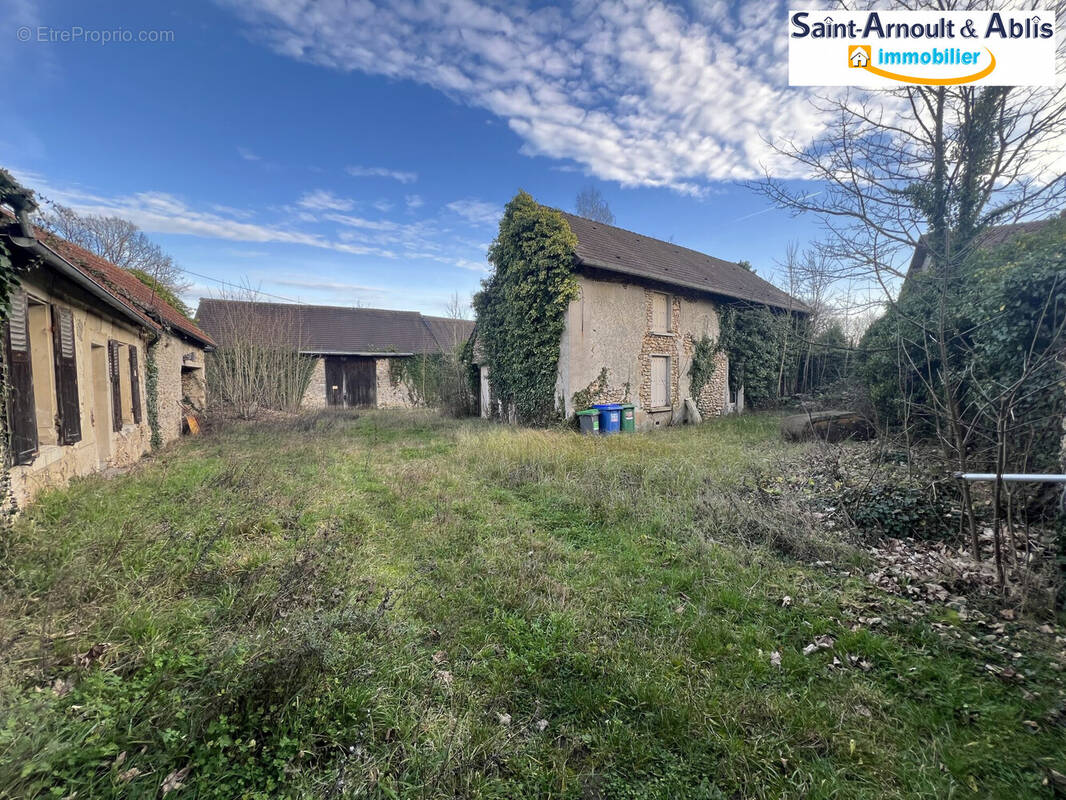 Maison à SAINT-ARNOULT-EN-YVELINES