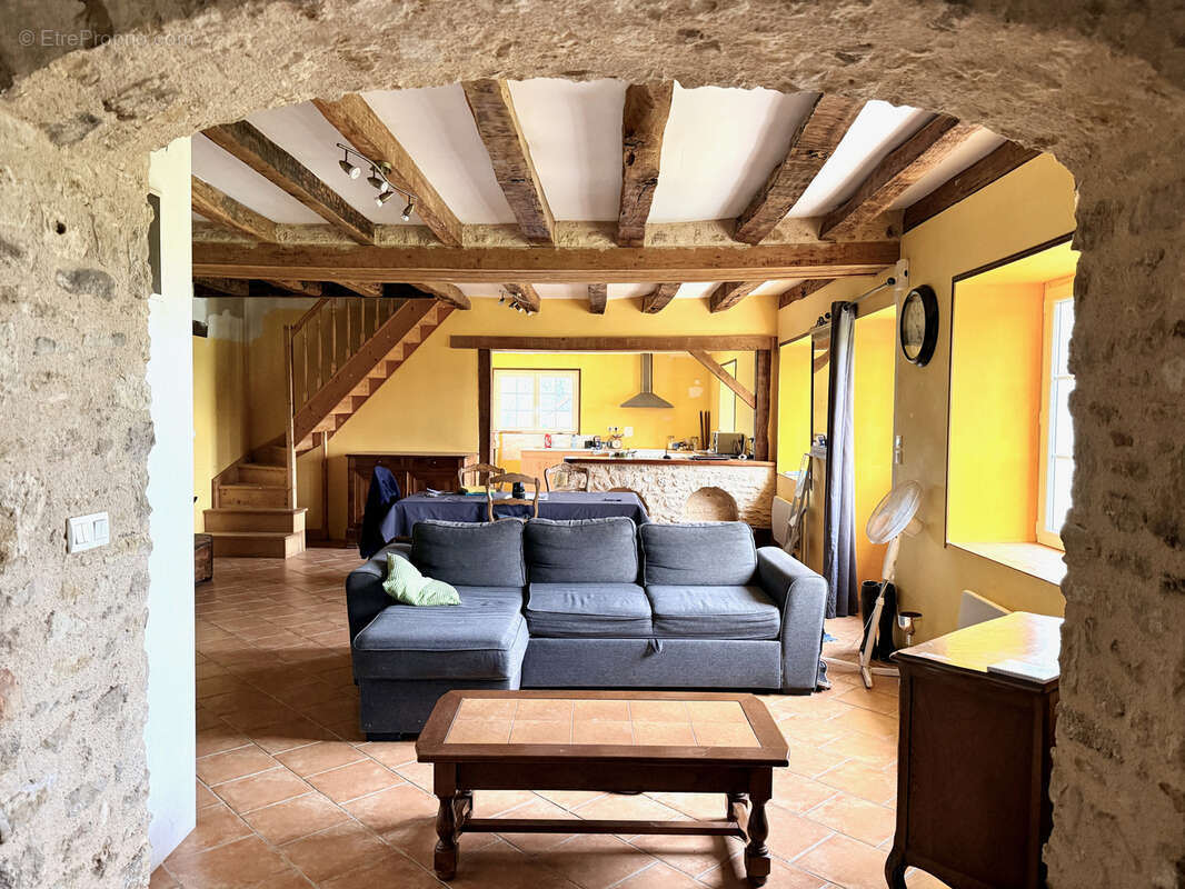 Maison à HUILLE