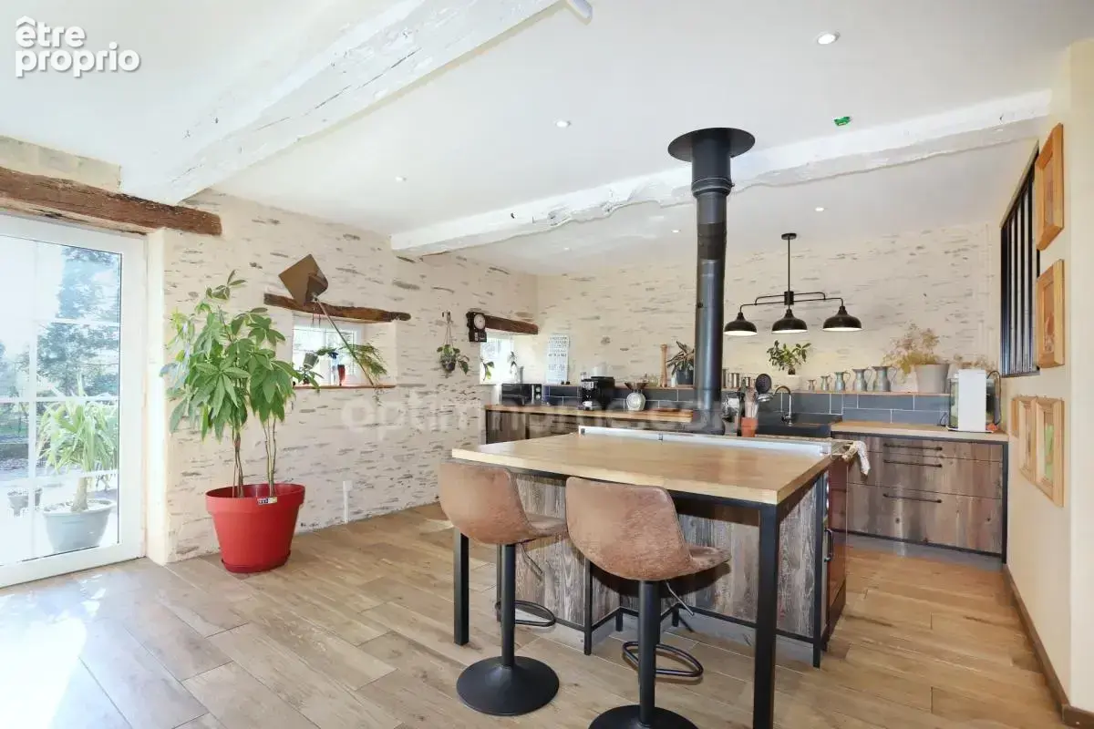 Maison de Caractère Rénovée – 188 m² – Proche Châteaubriant (44) - photo 2