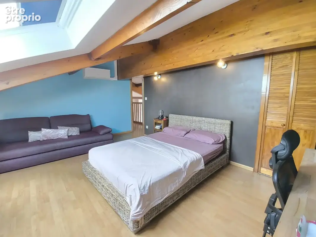 Appartement 4 pièces 148 m² à vendre à Saint-Genest-Lerpt (42530) - photo 8