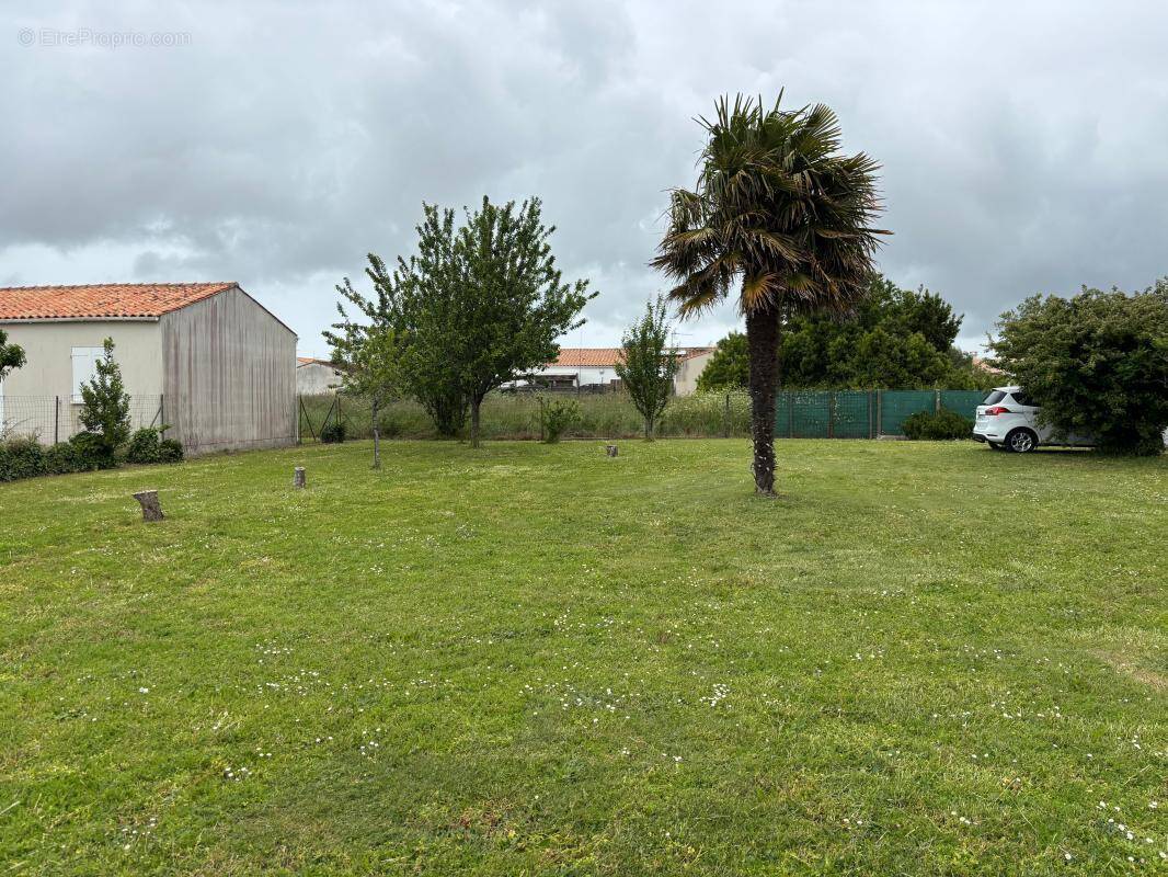 Terrain à SAINT-GEORGES-D'OLERON