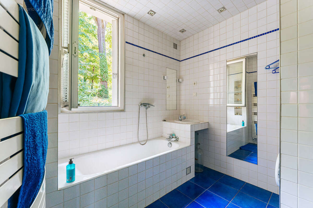 Appartement à LE PLESSIS-ROBINSON