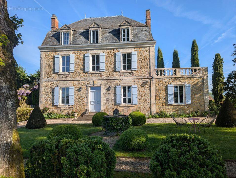 Maison à BRIGNAC-LA-PLAINE