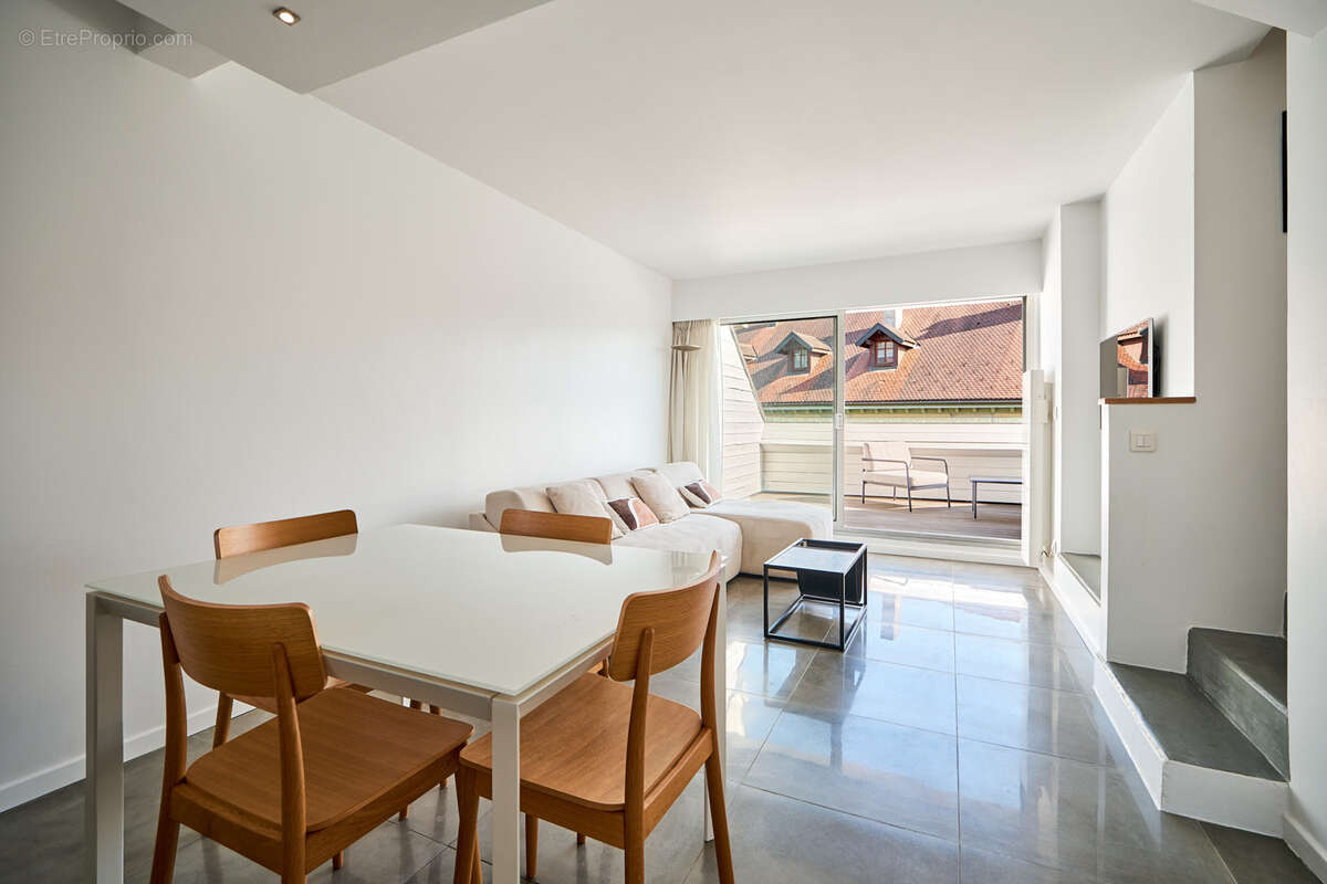 Annecy centre dernier etage t2/3 - photo 3