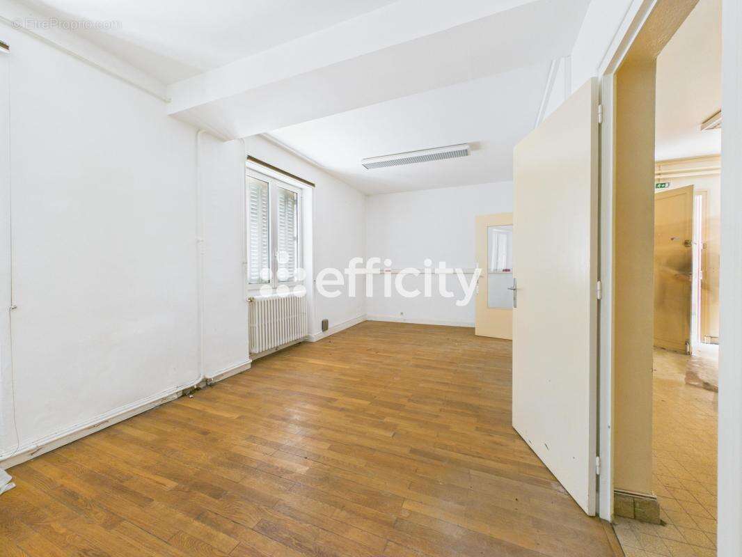 Appartement 655 m² à Bourg-En-Bresse  - photo 5