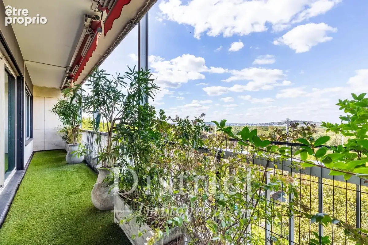 Porte Dauphine - Appartement de 165m² au 7eme ètage. Balcon. Parking en sus. - photo 13
