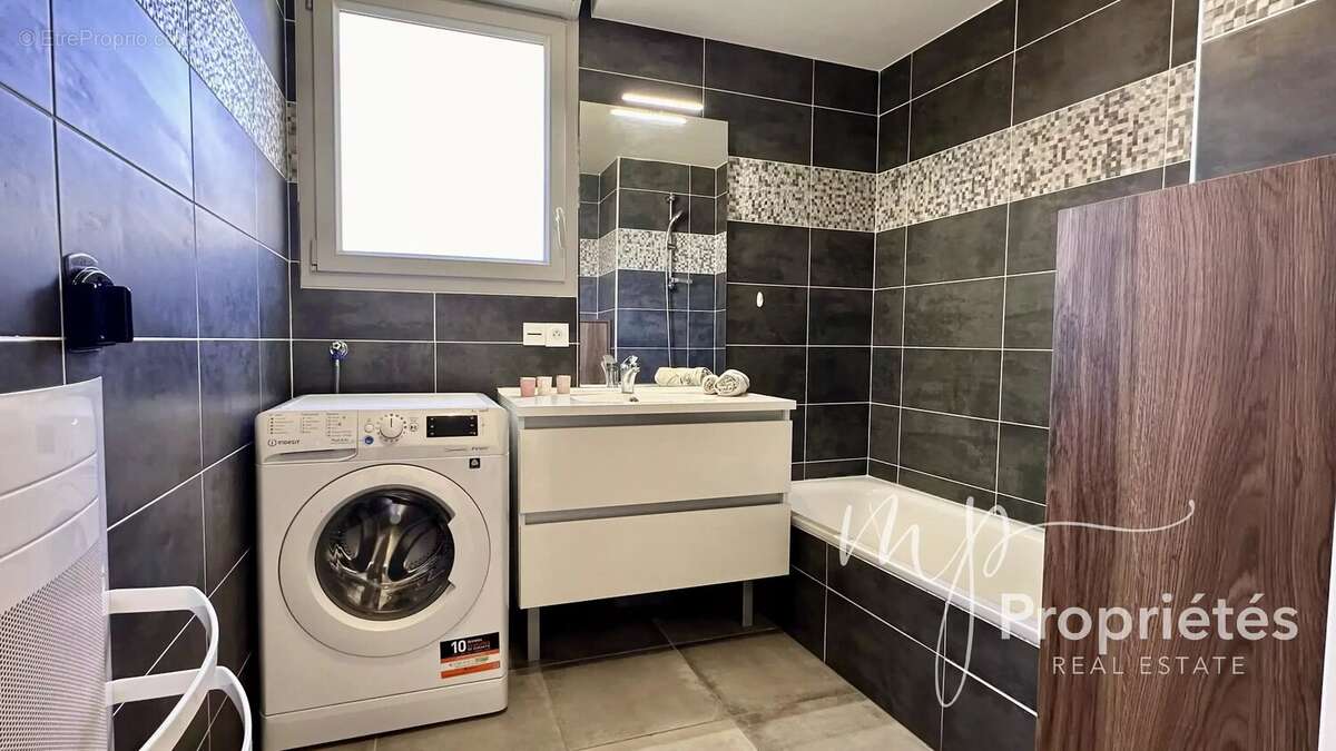 Appartement à BORMES-LES-MIMOSAS