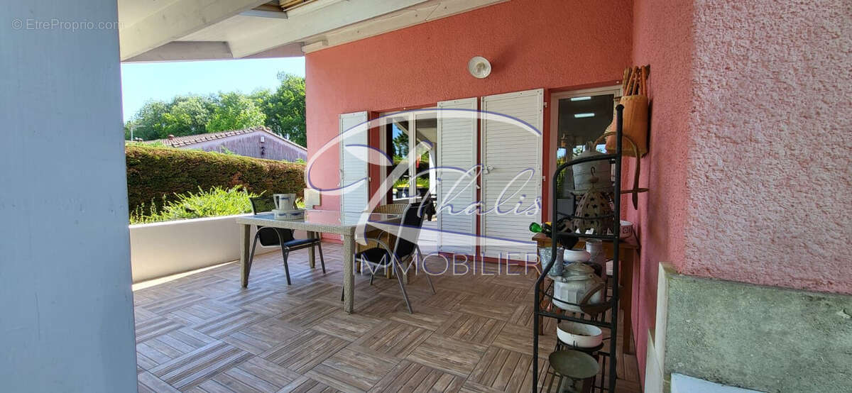 Maison à LA LANDE-DE-FRONSAC