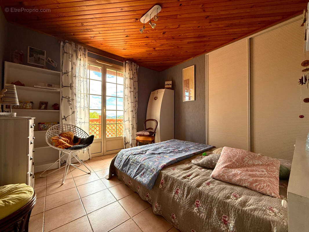Maison à POUJOLS