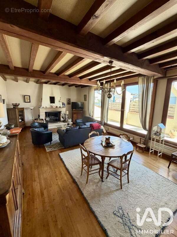 Maison 136 m² à Chaniers  - photo 4