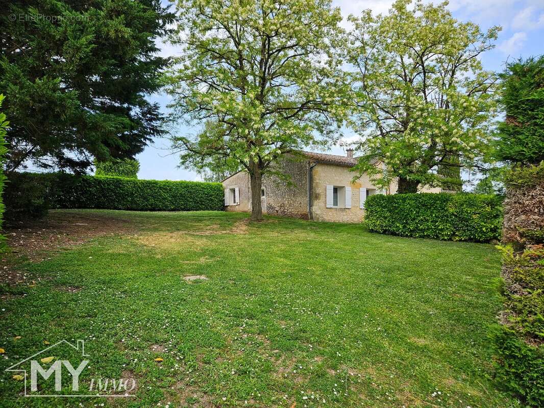 Maison à LES LEVES-ET-THOUMEYRAGUES