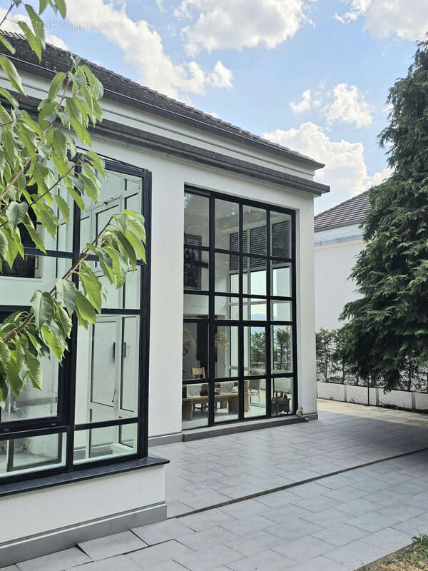 Maison/Villa d'architecte 5/6 pièces, 222 m2 - photo 3