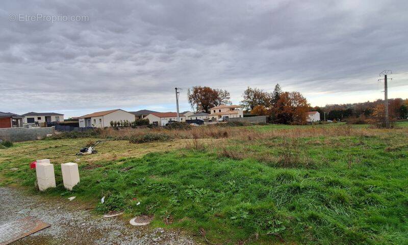 Terrain à PANAZOL