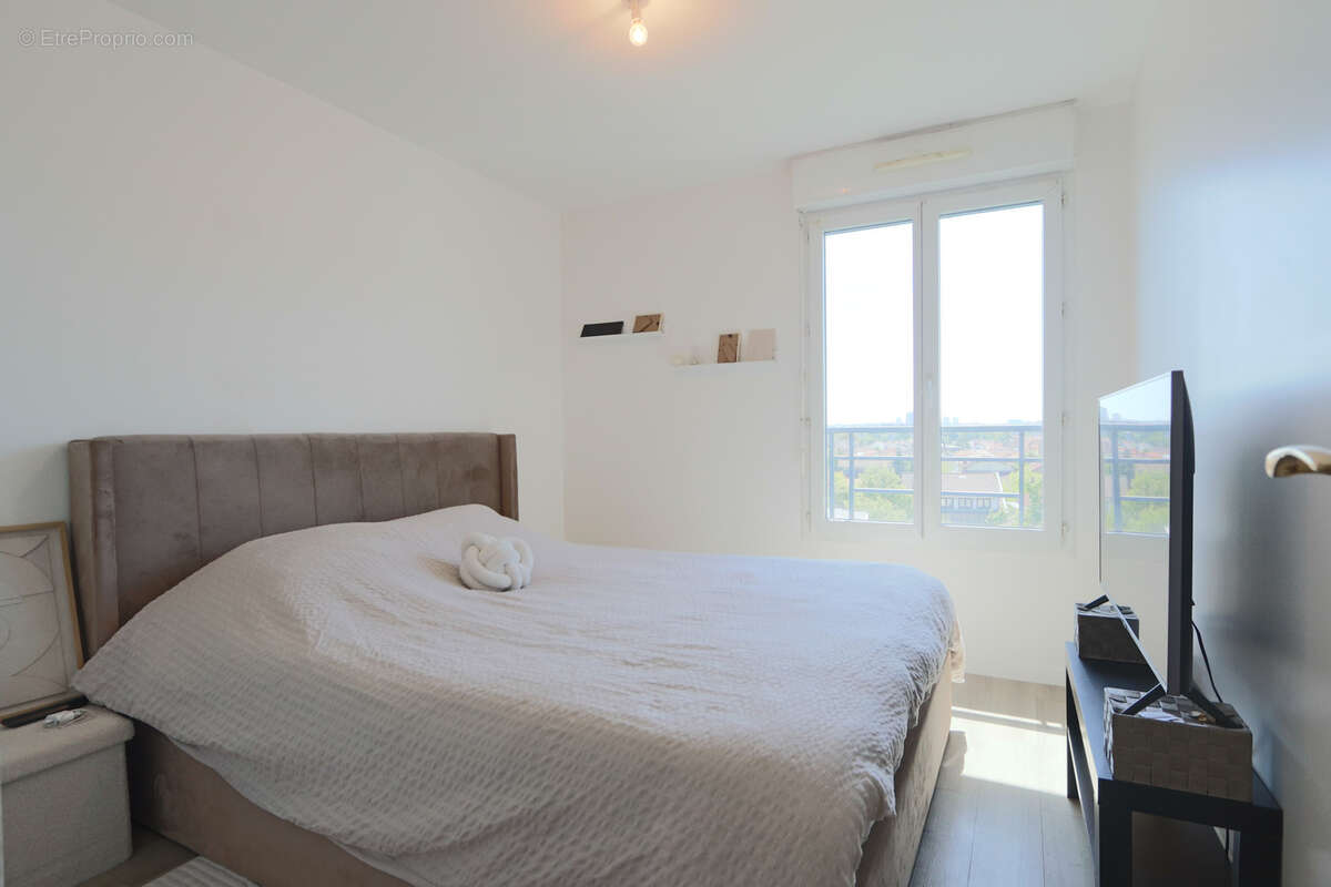 Appartement à LES PAVILLONS-SOUS-BOIS