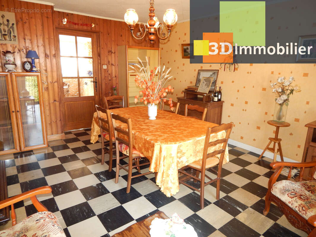 SALON SÉJOUR 19.60 M² - Maison à LONS-LE-SAUNIER