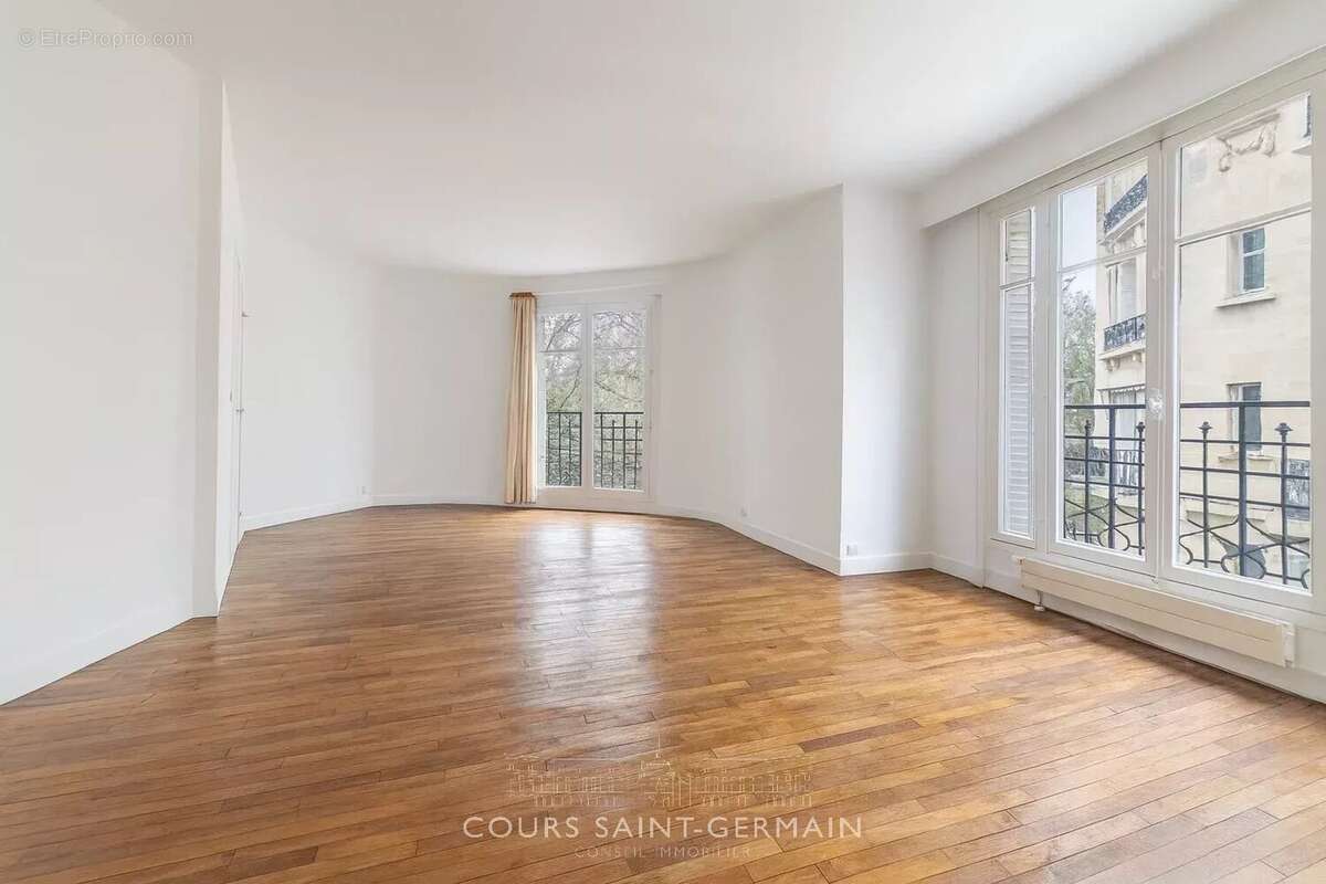 Appartement à PARIS-14E