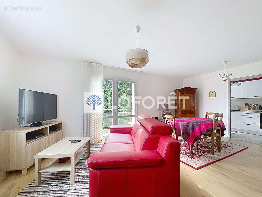 Appartement à ISNEAUVILLE