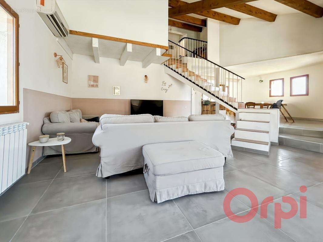 Maison 3 faces avec piscine, terrasse plein sud et sous-sol aménagé - photo 5