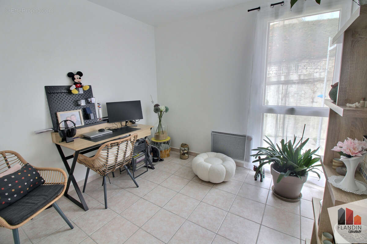 Appartement T4 de 96m2 avec terrasse et box fermé - photo 9