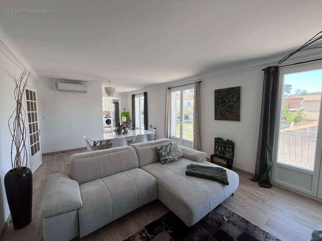 Appartement à SIX-FOURS-LES-PLAGES