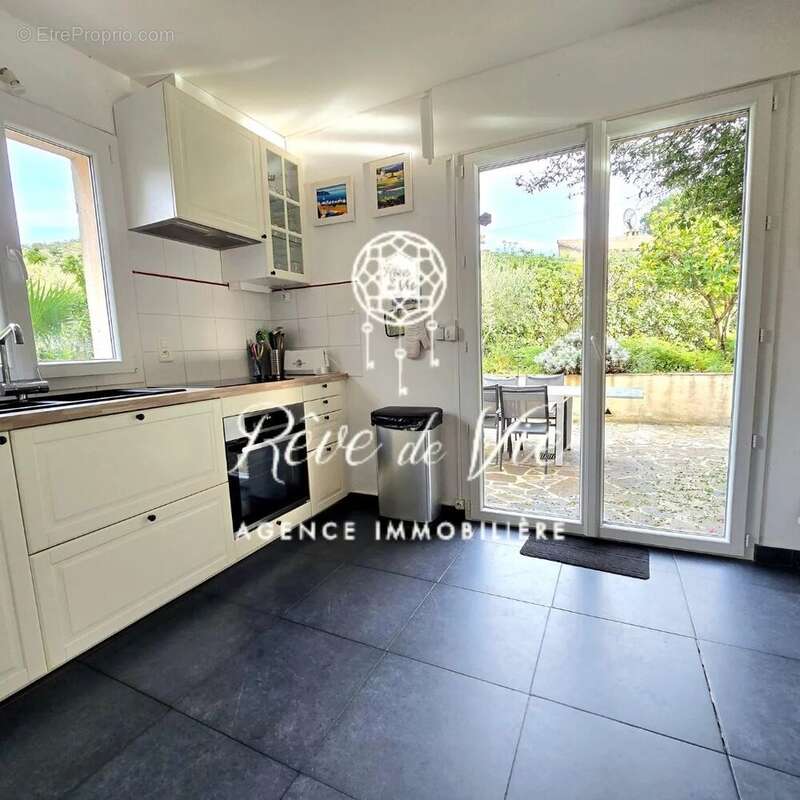 Maison à BORMES-LES-MIMOSAS