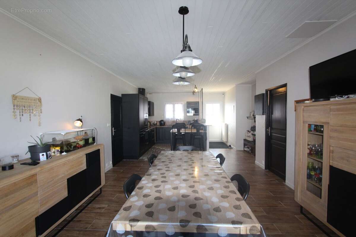 Maison de plain-pied, à moins de 10 minutes à pied du centre-ville. - photo 2